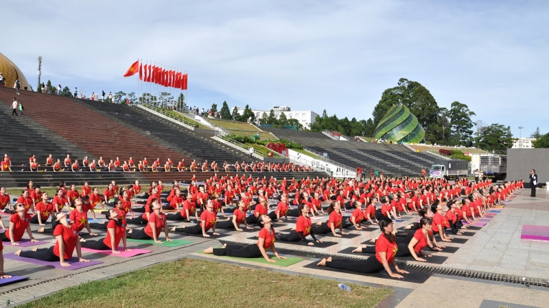 Đà Lạt: Trên 460 người tham gia đồng diễn chào mừng ngày Quốc tế Yoga