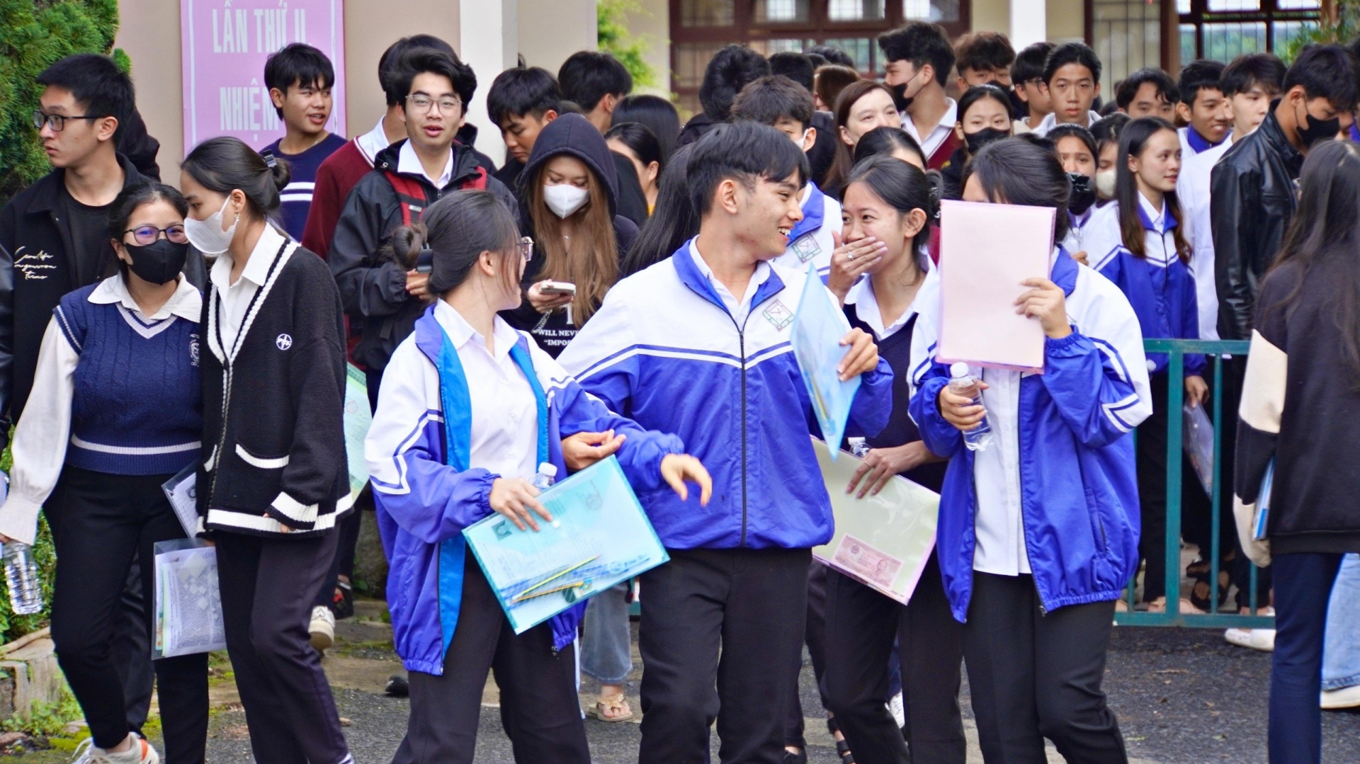 Đề thi Tổ hợp Khoa học Xã hội “dễ thở”, Tổ hợp Khoa học Tự nhiên tăng độ khó so với năm ngoái