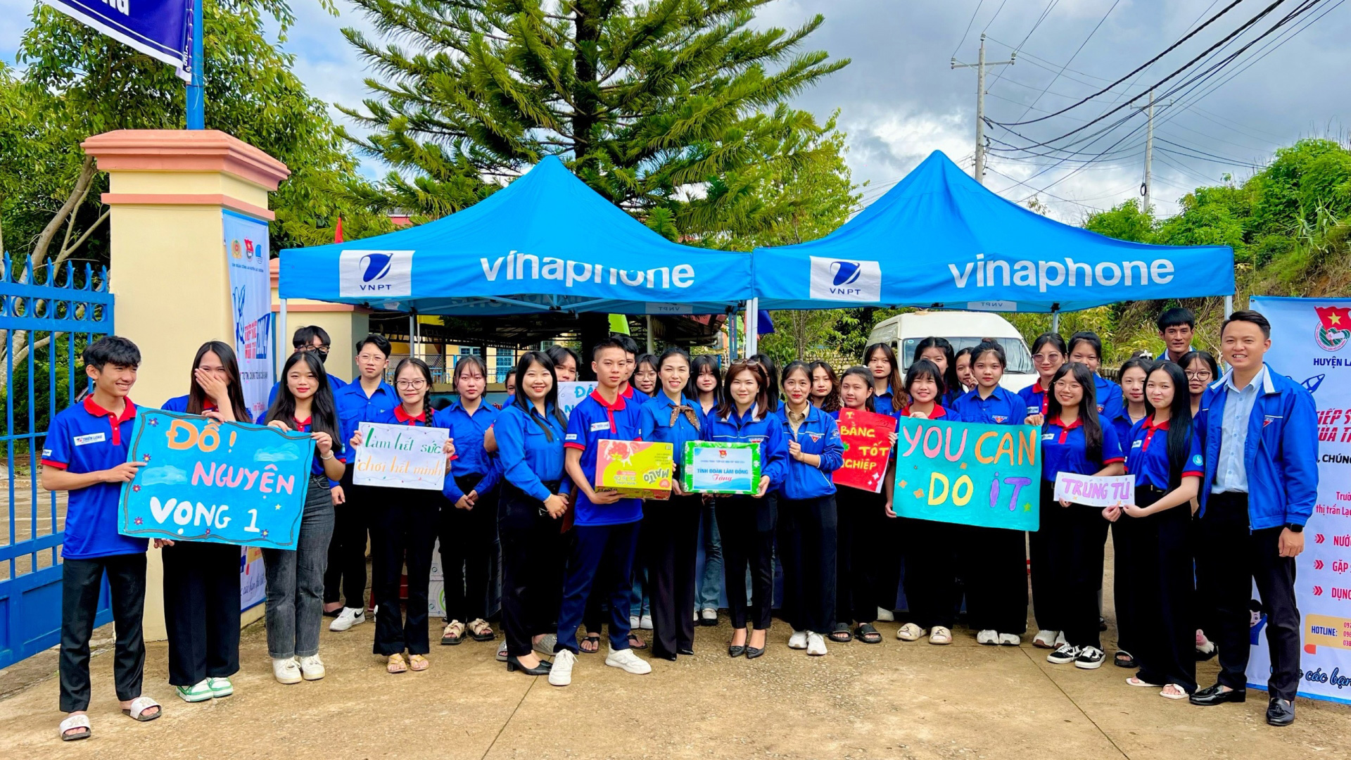 Hơn 1.000 tình nguyện viên tham gia tiếp sức mùa thi