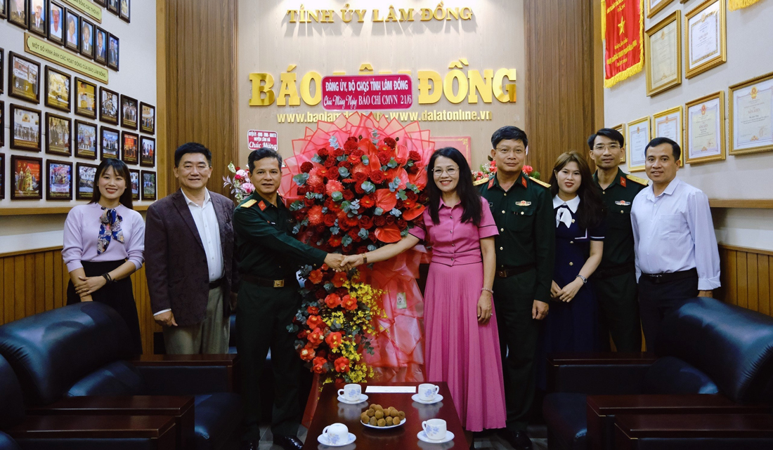 Lãnh đạo các cơ quan, đơn vị chúc mừng Báo Lâm Đồng nhân ngày 21/6