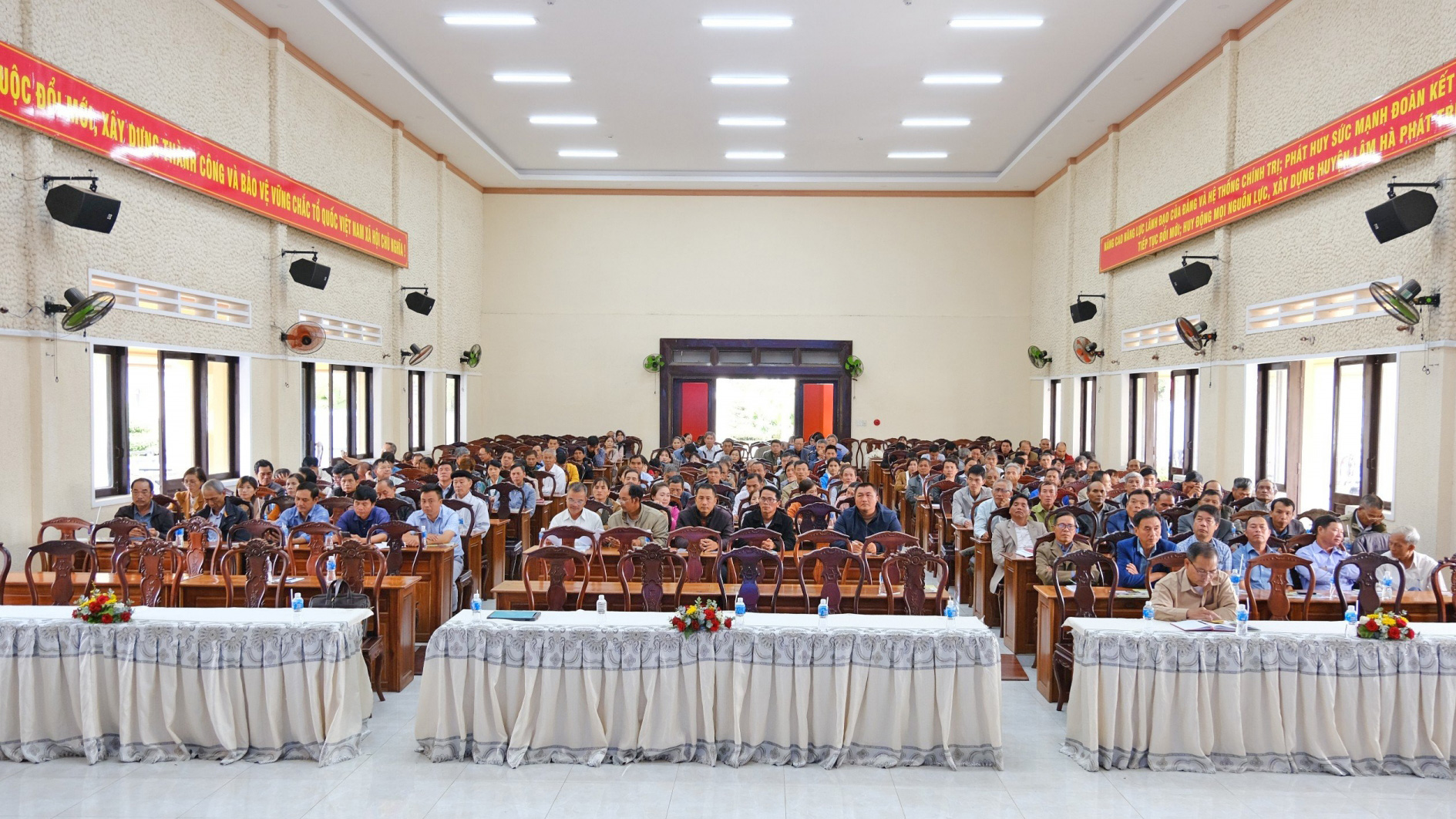 Hơn 200 người tham dự Hội nghị tuyên truyền Chương trình mục tiêu quốc gia xây dựng nông thôn mới