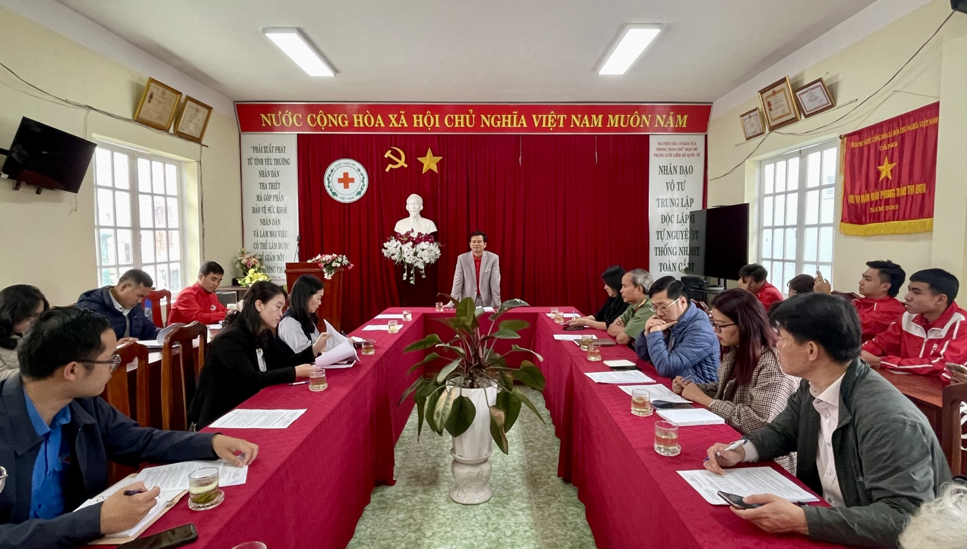 Triển khai chương trình Hành trình đỏ và Ngày hội hiến máu tình nguyện "Giọt hồng thành phố Hoa" năm 2024