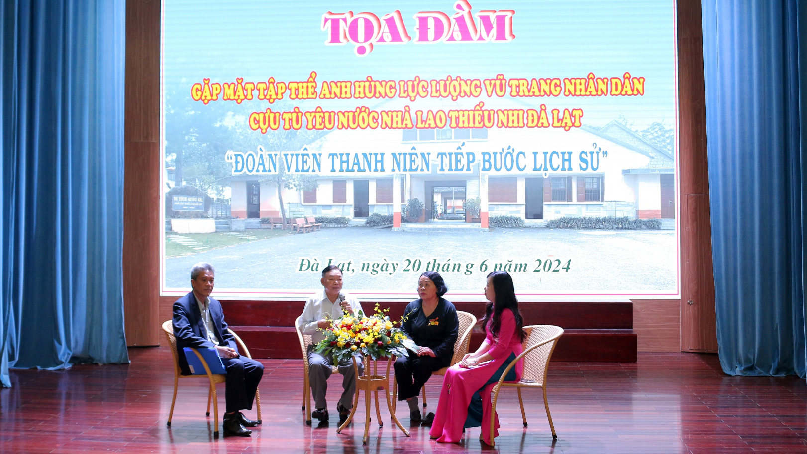 Tọa đàm giữa đoàn viên thanh niên với tập thể Anh hùng Lực lượng vũ trang nhân dân cựu tù yêu nước Nhà lao thiếu nhi Đà Lạt