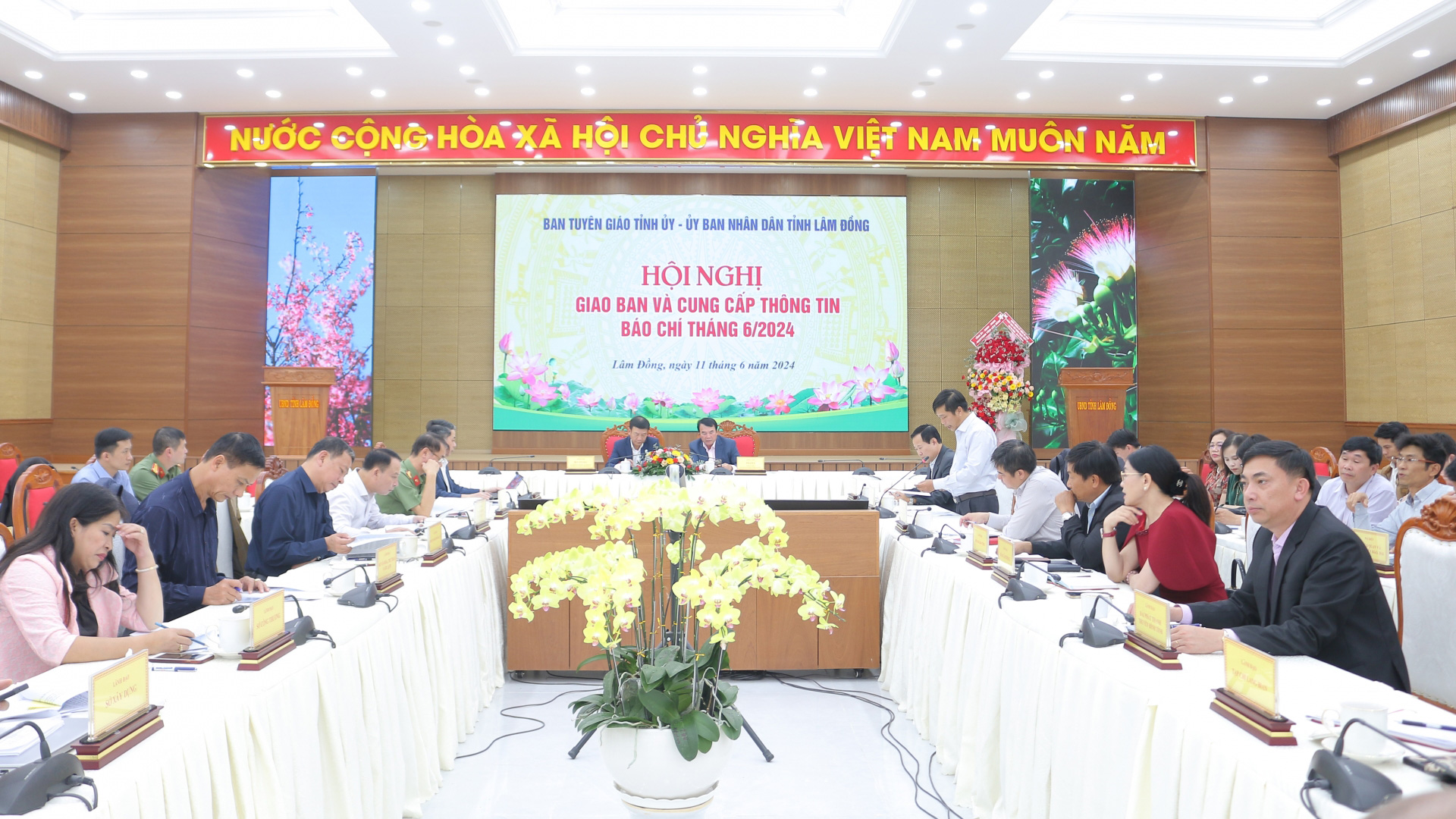 Báo chí chia sẻ, đồng hành, định hướng dư luận để tạo sự đồng thuận xã hội