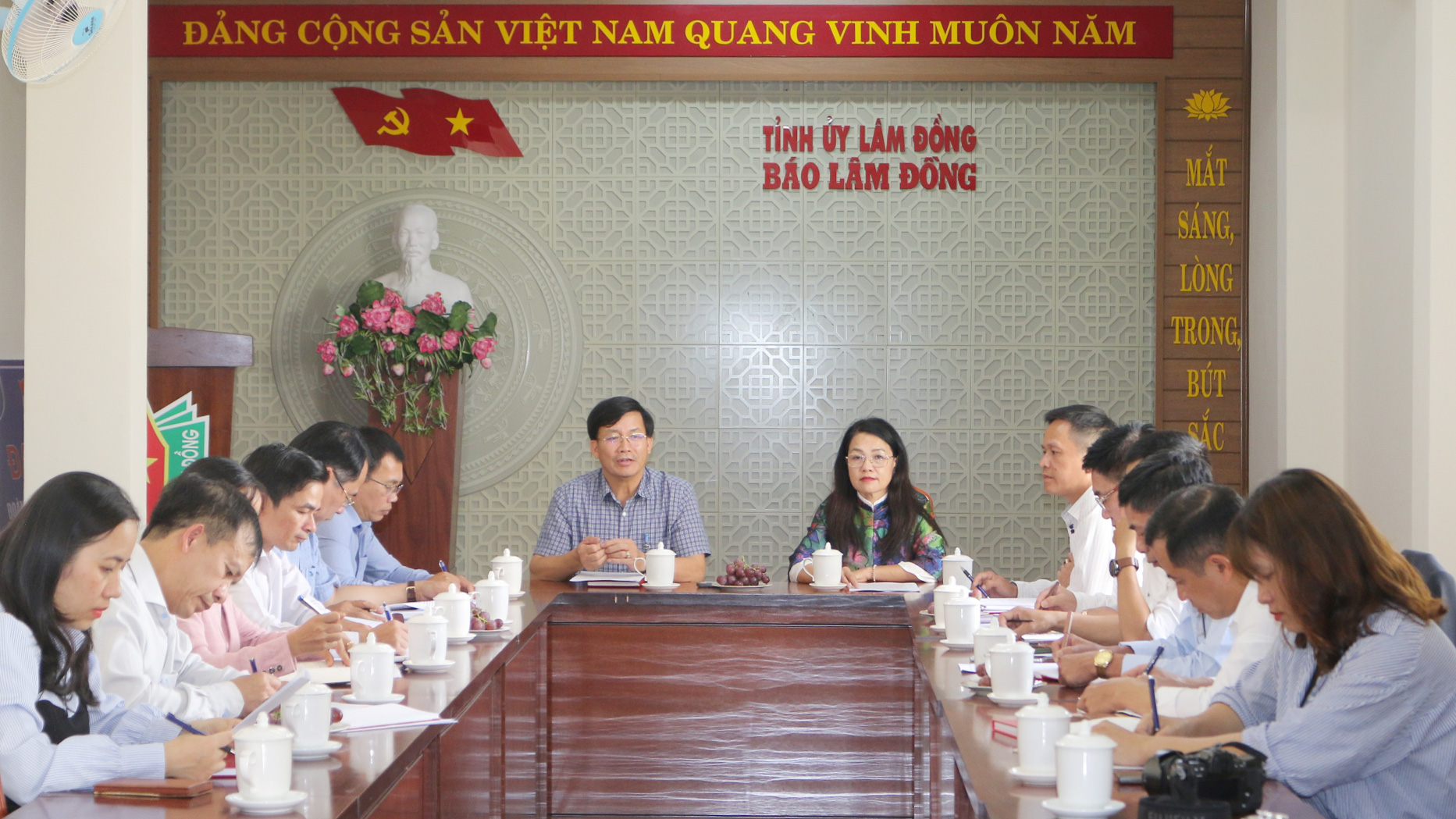 Chi bộ Báo Lâm Đồng cần tiếp tục thể hiện vai trò là hạt nhân lãnh đạo công tác chuyên môn và lãnh đạo toàn diện