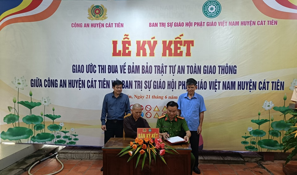 Cát Tiên: Ký kết giao ước thi đua về đảm bảo trật tự an toàn giao thông giai đoạn 2023 – 2026