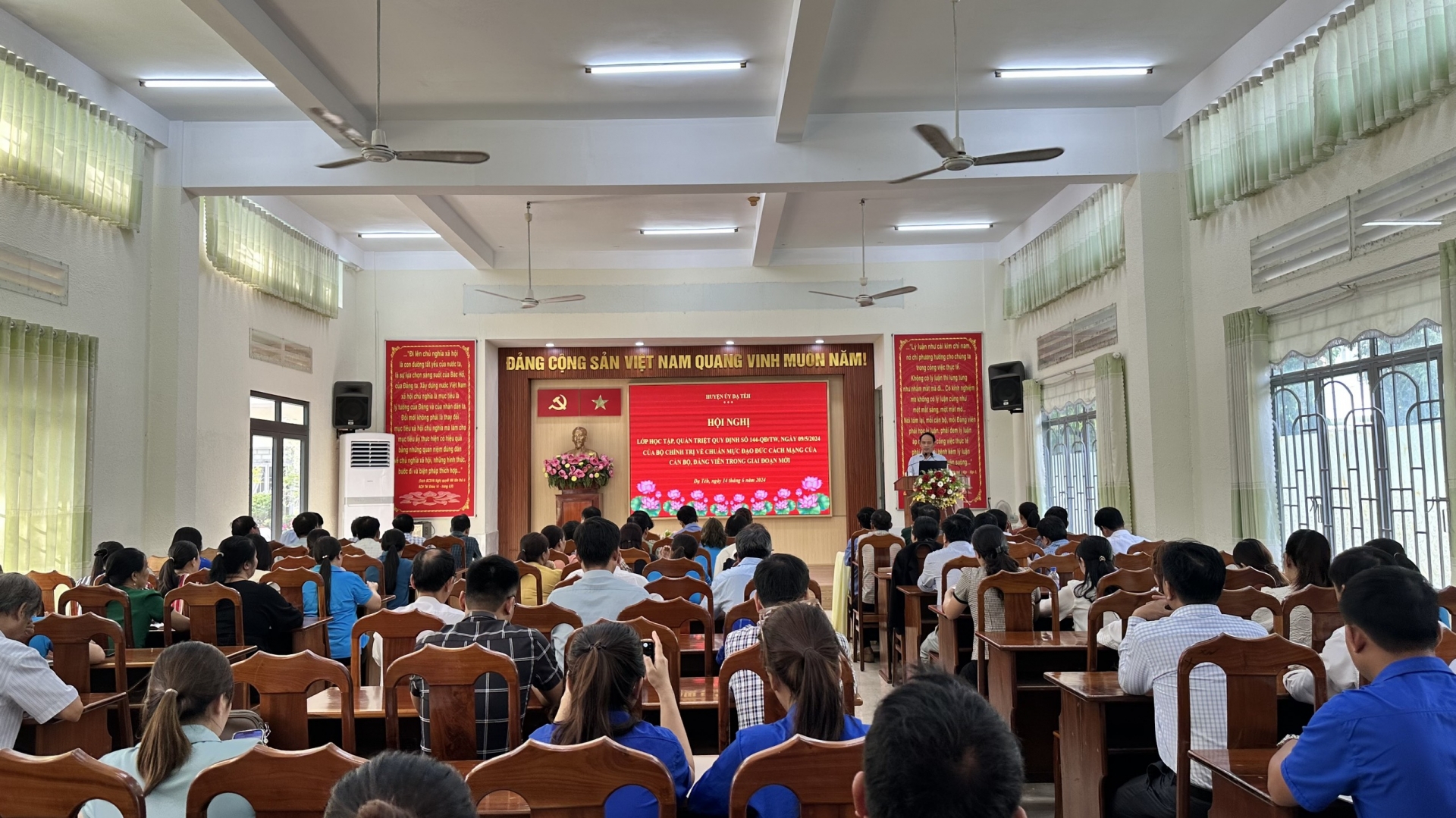 Đạ Tẻh: Quán triệt quy định về chuẩn mực đạo đức cách mạng của cán bộ, đảng viên trong giai đoạn mới