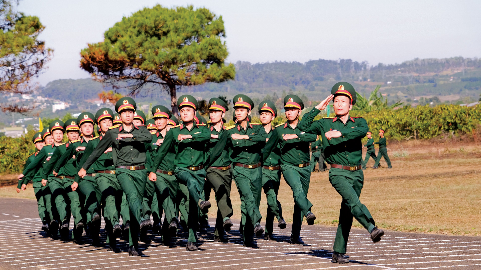 CHÀO MỪNG ÐẠI HỘI THI ÐUA QUYẾT THẮNG LỰC LƯỢNG VŨ TRANG TỈNH LÂM ÐỒNG, GIAI ÐOẠN 2019-2024: Thi đua Quyết thắng - Sức mạnh nội sinh thúc đẩy xây dựng LLVT tỉnh vững mạnh toàn diện