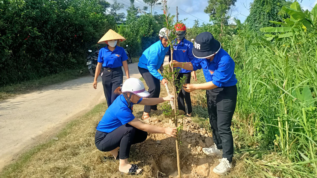 Tuổi trẻ Đức Trọng xung kích bảo vệ môi trường, ứng phó biến đổi khí hậu