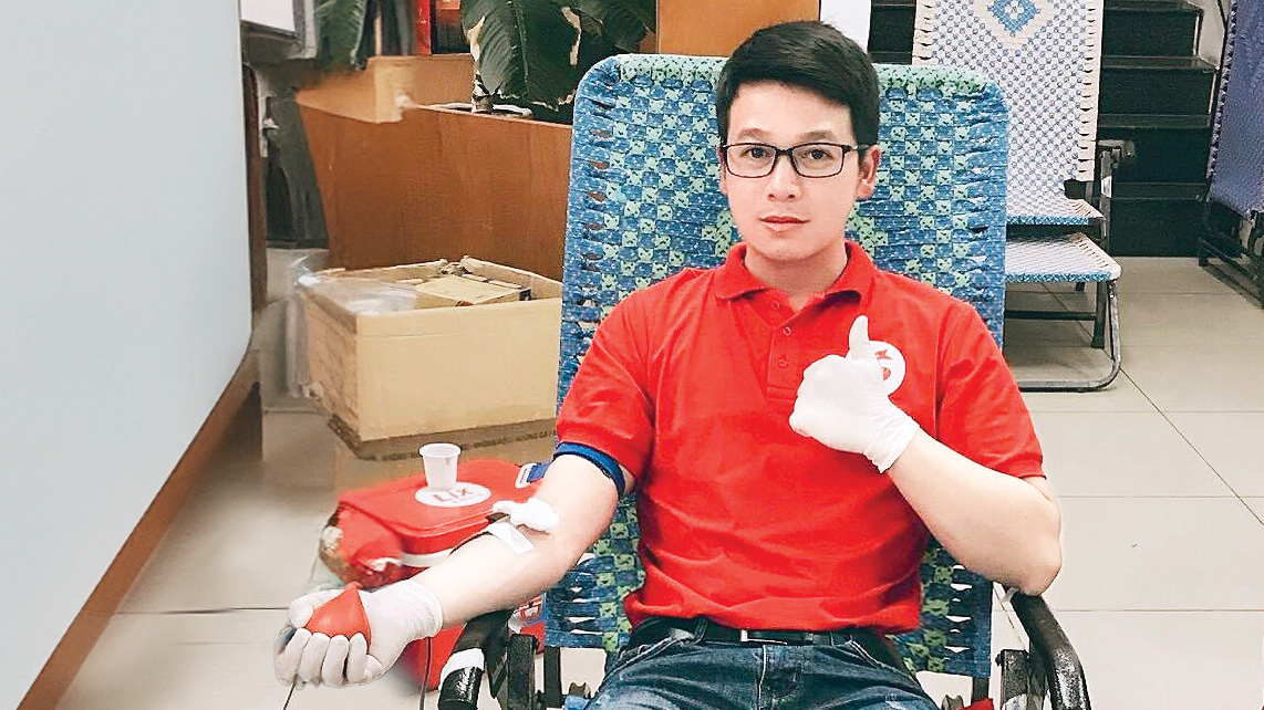 Khi cho đi những giọt máu hồng