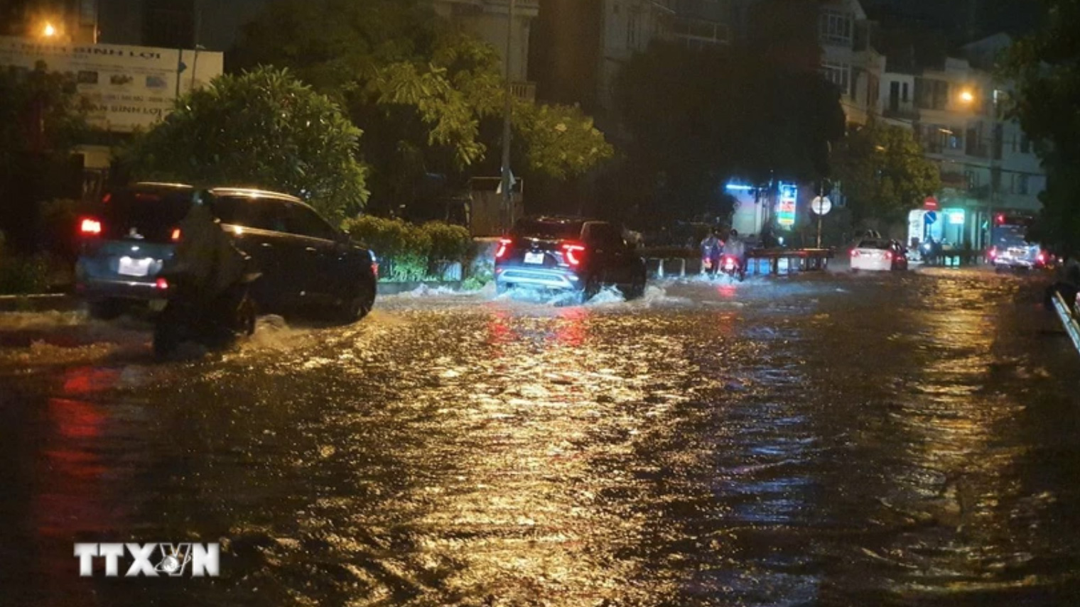 Các khu vực đều có mưa rào và dông, đề phòng lũ quét, sạt lở đất
