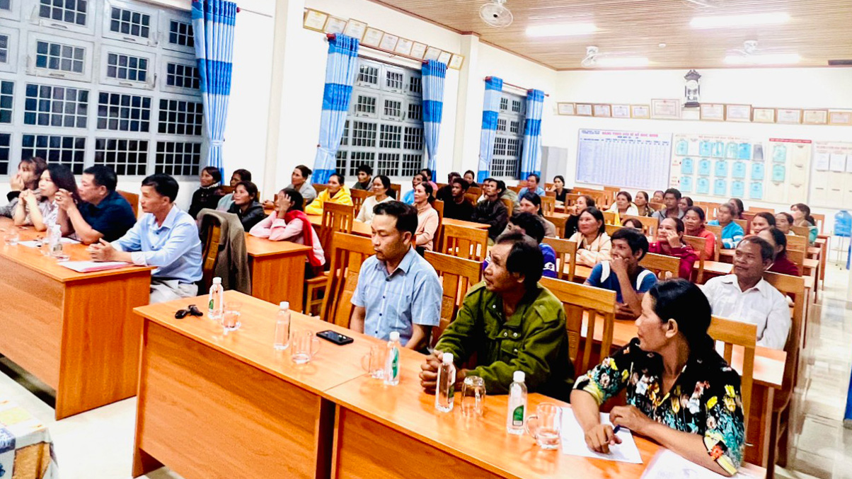 Lâm Hà: Tổ chức lớp học xóa mù chữ cho người đồng bào dân tộc thiểu số