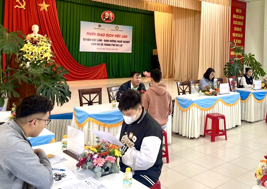 Đà Lạt: Tư vấn việc làm, định huớng nghề nghiệp cho người dân