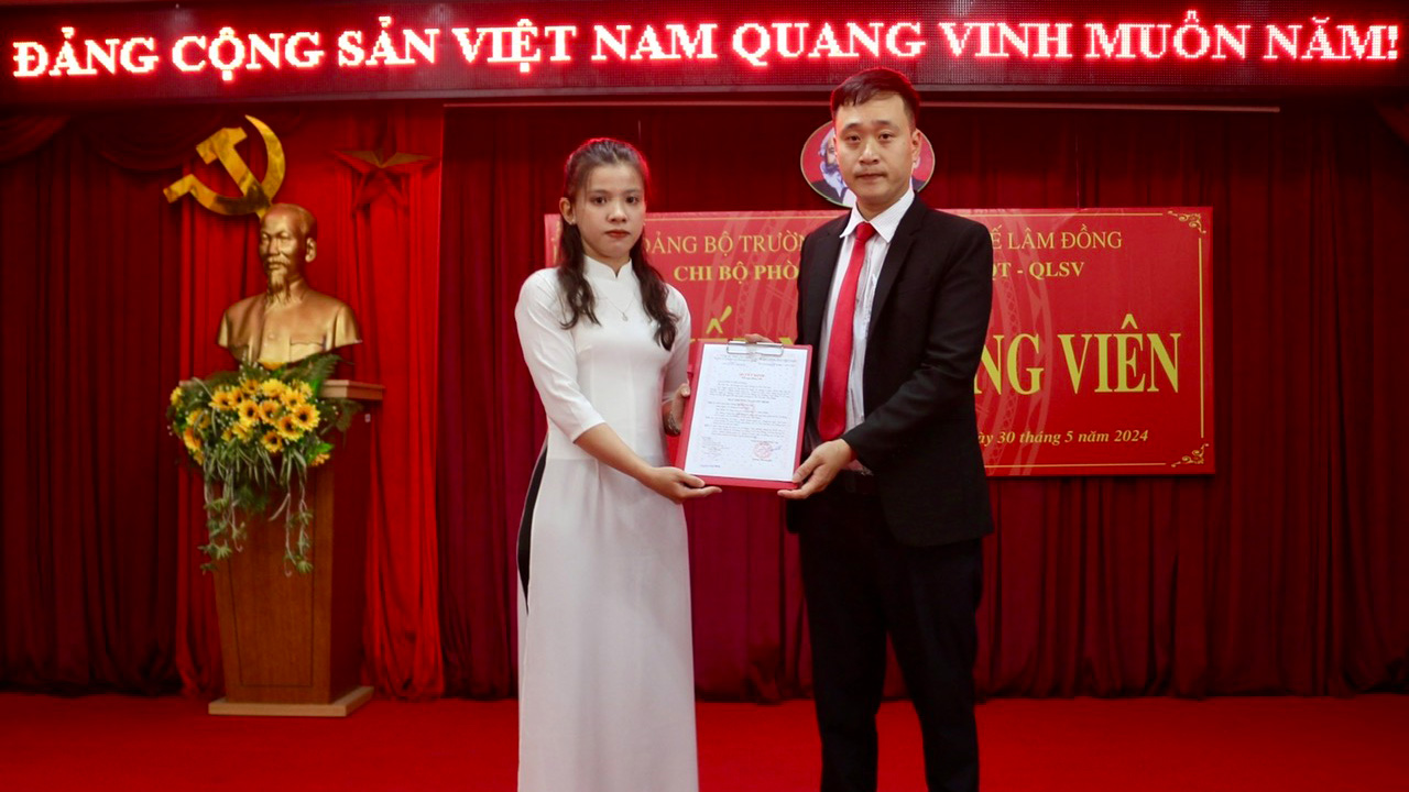 Đảng bộ Trường Cao đẳng Y tế Lâm Đồng quan tâm công tác phát triển Đảng trong học sinh, sinh viên