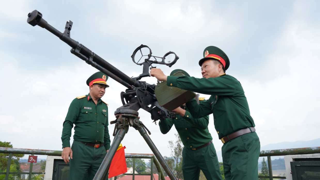 Di Linh: Xây dựng khu vực phòng thủ vững chắc