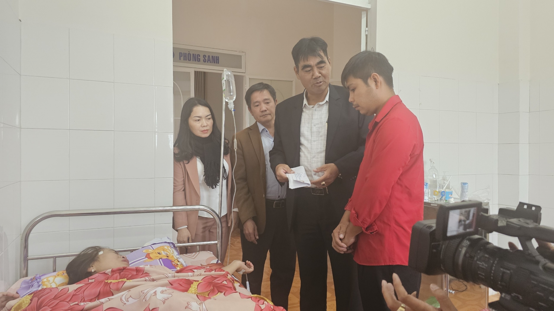 Nhiều tổ chức, cá nhân hỗ trợ gia đình 3 cháu bé bị tử vong trong vụ cháy ở Đà Lạt