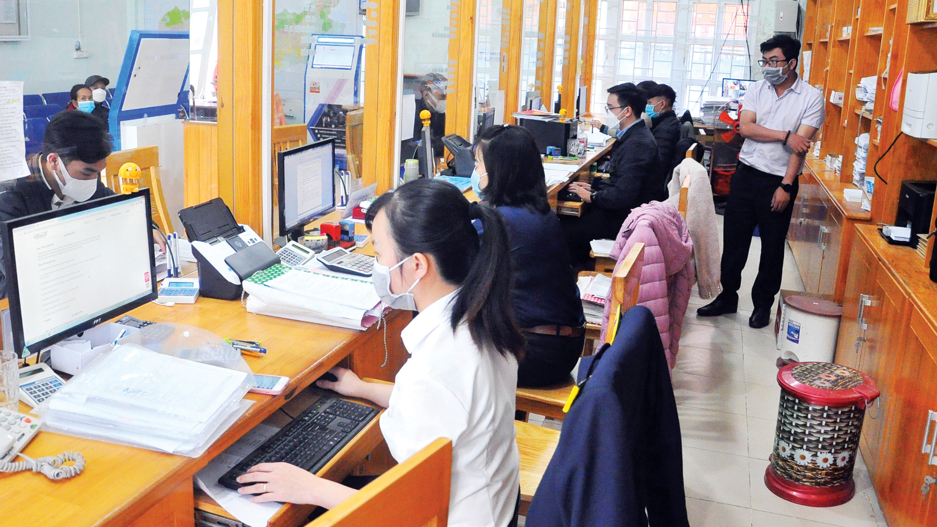 Tăng mức độ hài lòng của người dân trong giải quyết thủ tục hành chính tại các huyện, thành