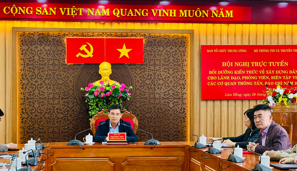 Hơn 1.700 phóng viên, biên tập viên dự tập huấn về xây dựng Đảng