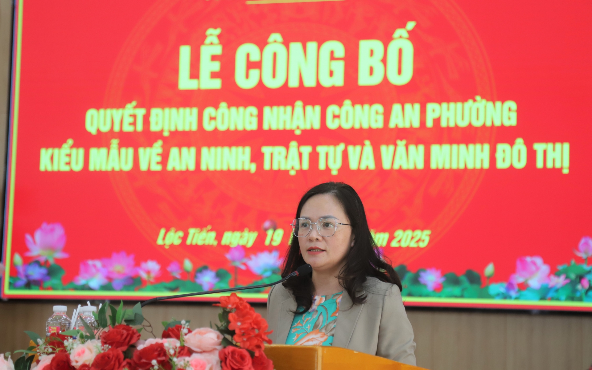 Đồng chí Võ Thị Thu Nga - Phó Chủ tịch UBND tỉnh Lâm Đồng phát biểu tại buổi lễ