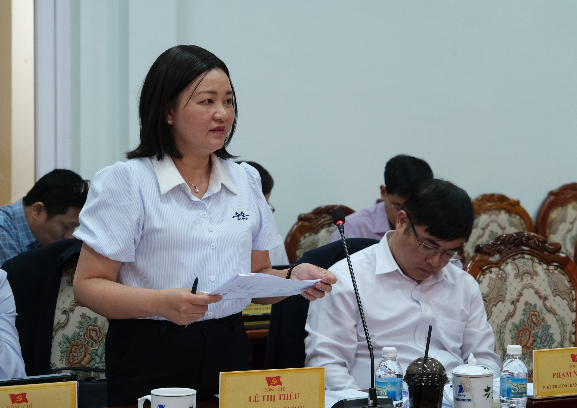 Đại diện lãnh đạo các sở, ngành phát biểu tại buổi làm việc