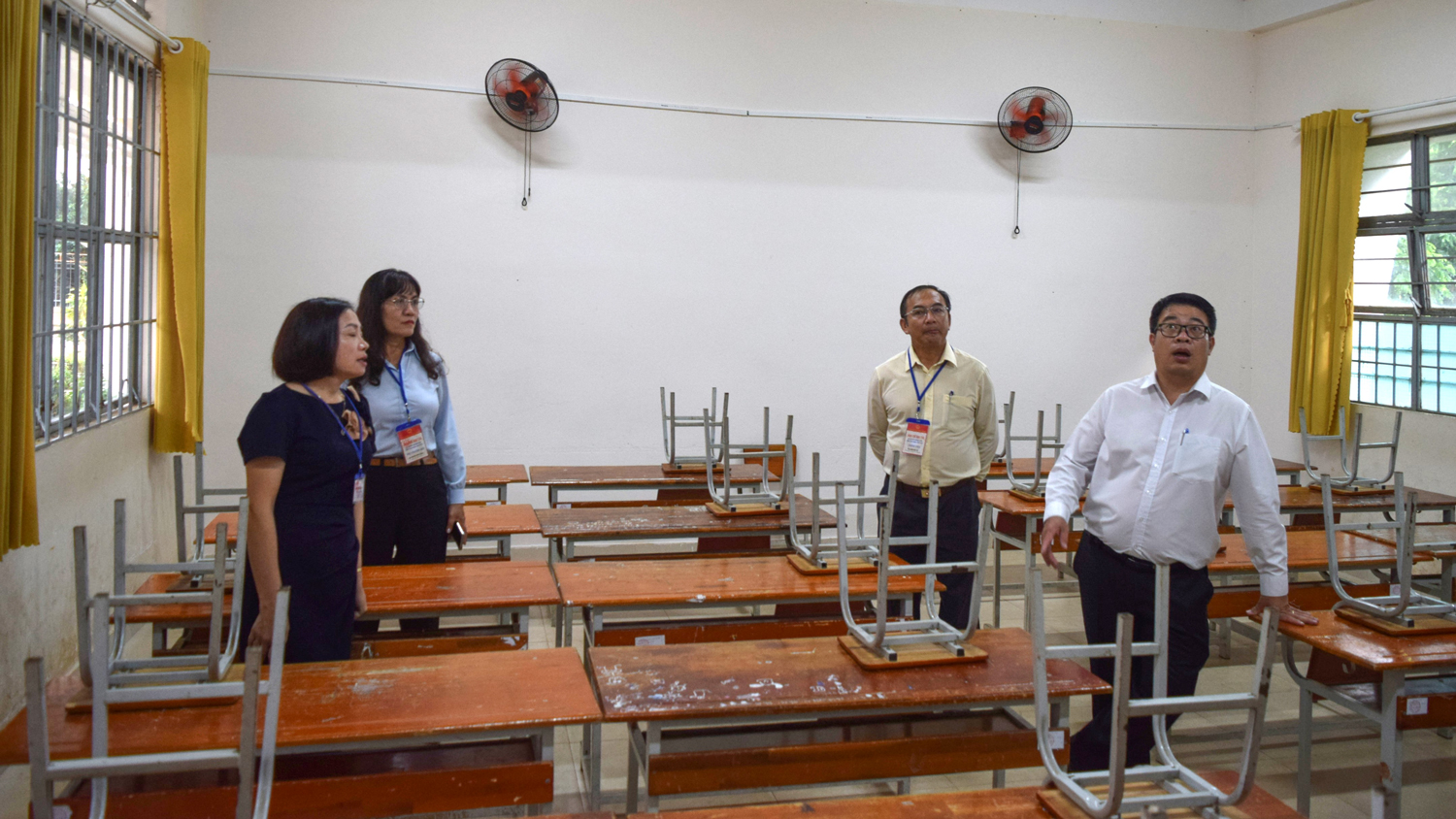 Đồng chí Nguyễn Ngọc Phúc - Phó Chủ tịch UBND tỉnh, kiểm tra công tác chuẩn bị kỳ thi tốt nghiệp THPT tại Trường Trường THPT Thăng Long ( Lâm Hà)