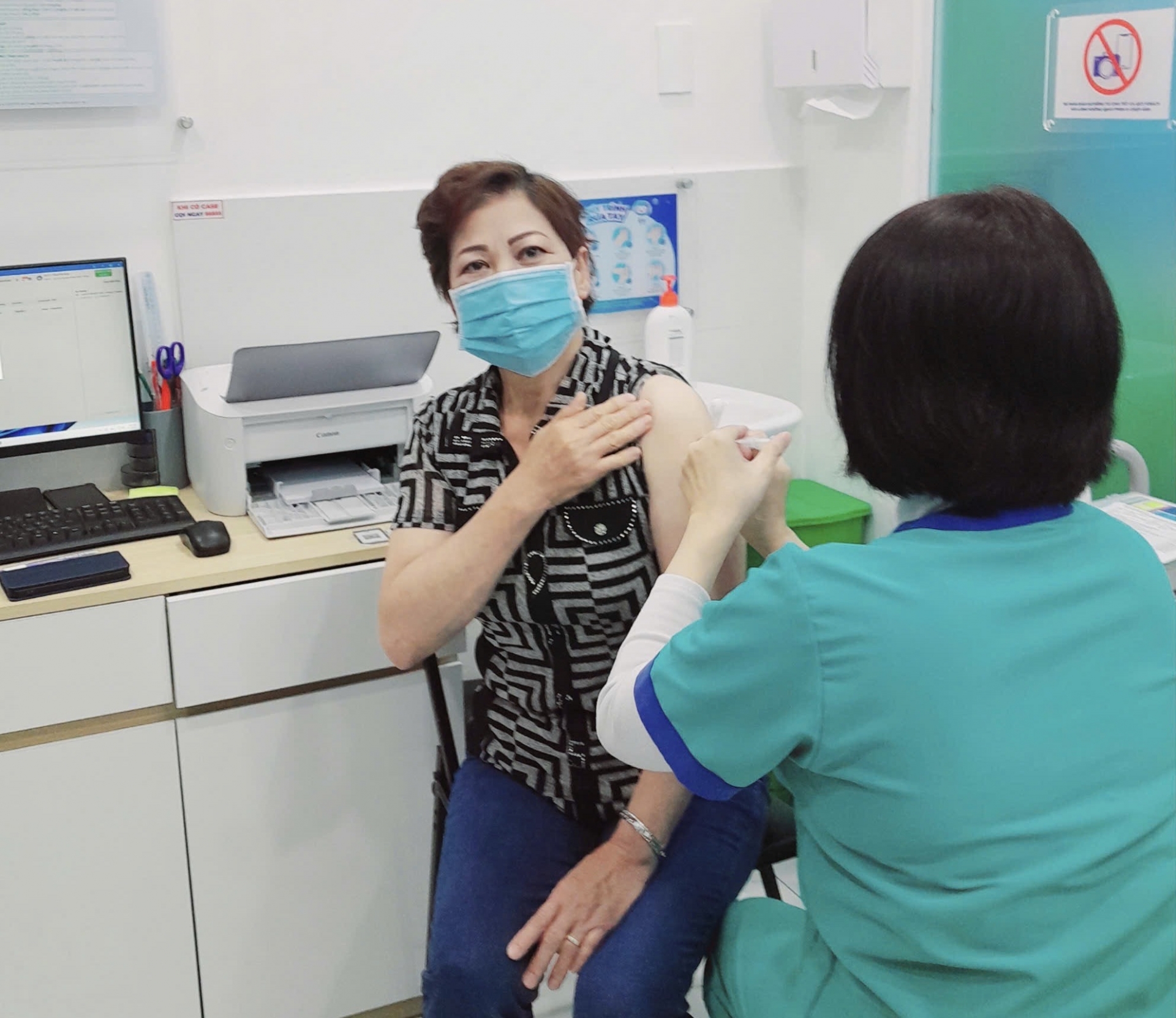 Tiêm chủng phòng bệnh truyền nhiễm