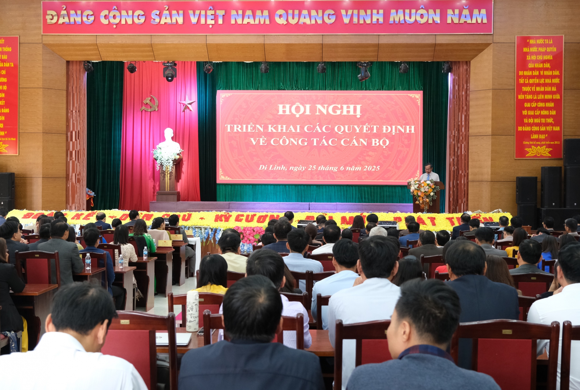 Toàn cảnh Hội nghị