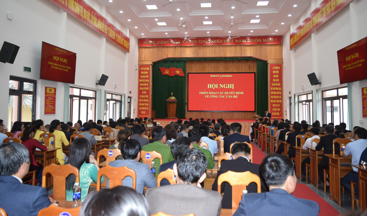 Quang cảnh hội nghị
