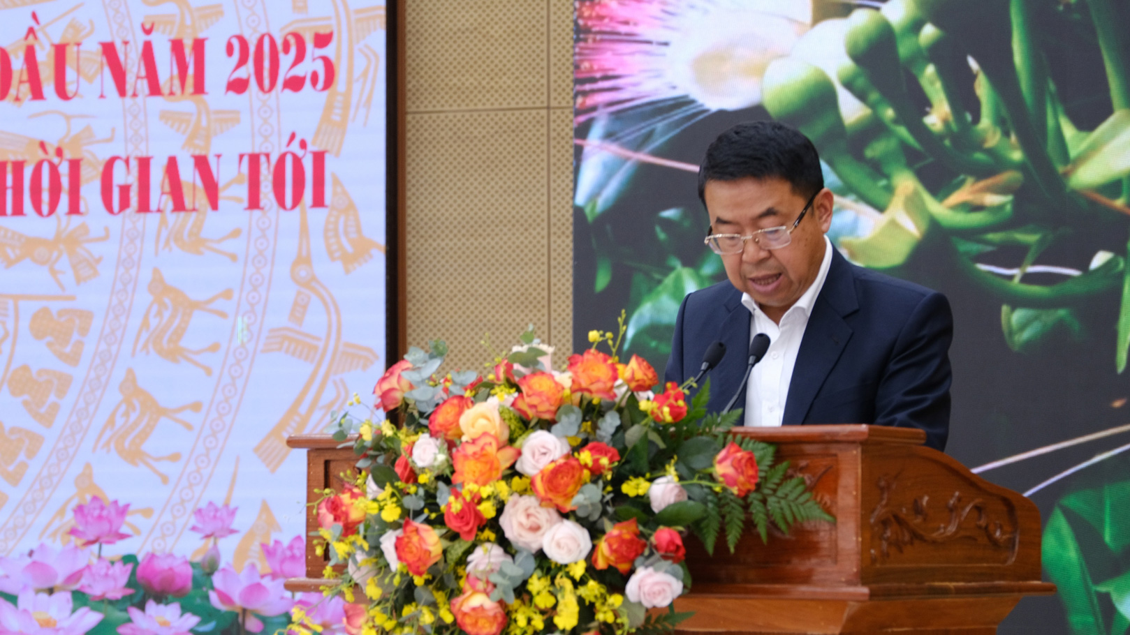 Giám đốc sở Tài chính Tôn Thiện San báo cáo tình hình Kinh tế- xã hội 6 tháng đầu năm 2025