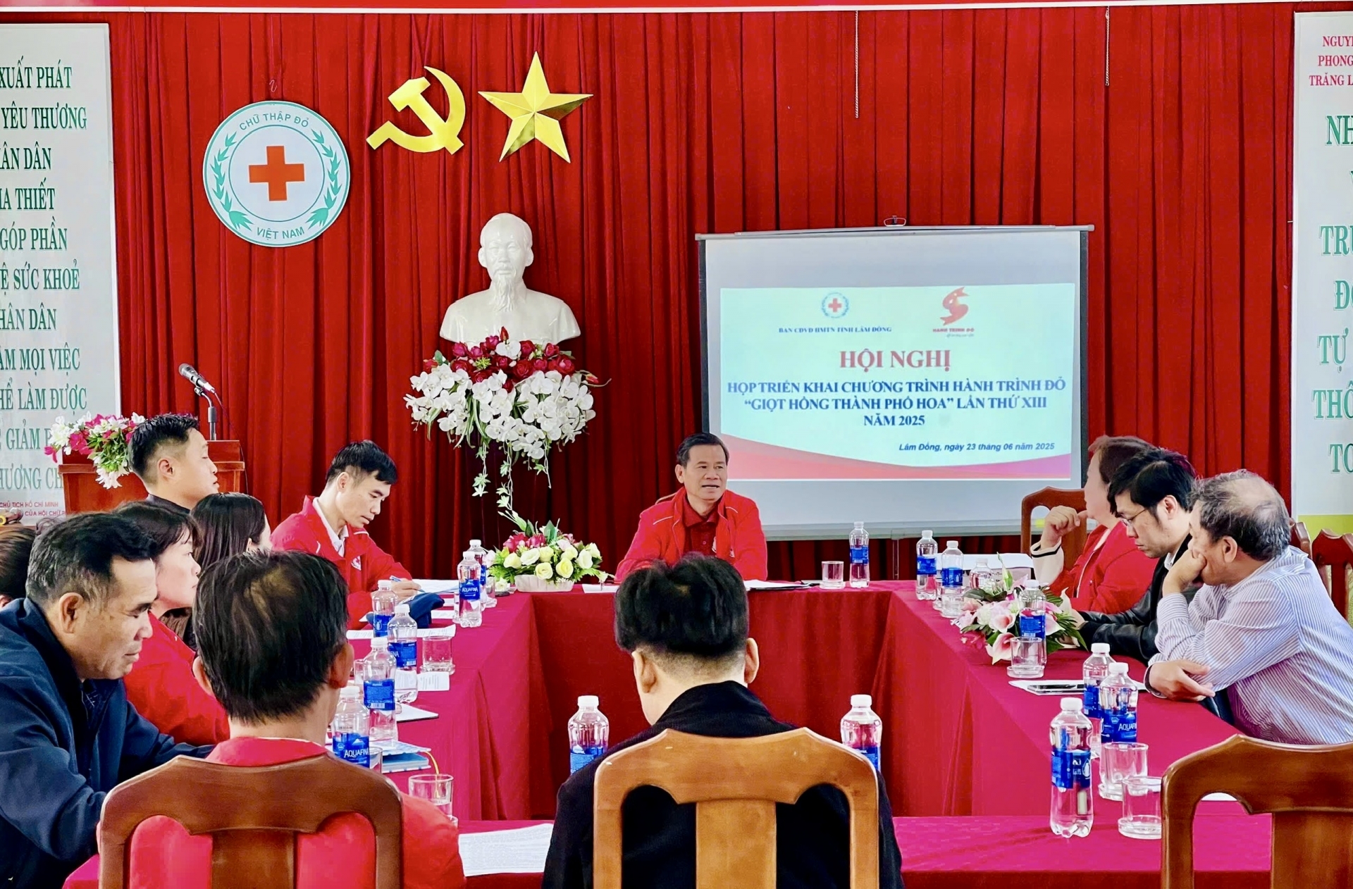 Đây là Chương trình Hành trình đỏ được tổ chức trong bối cảnh trước khi vận hành tỉnh Lâm Đồng mới