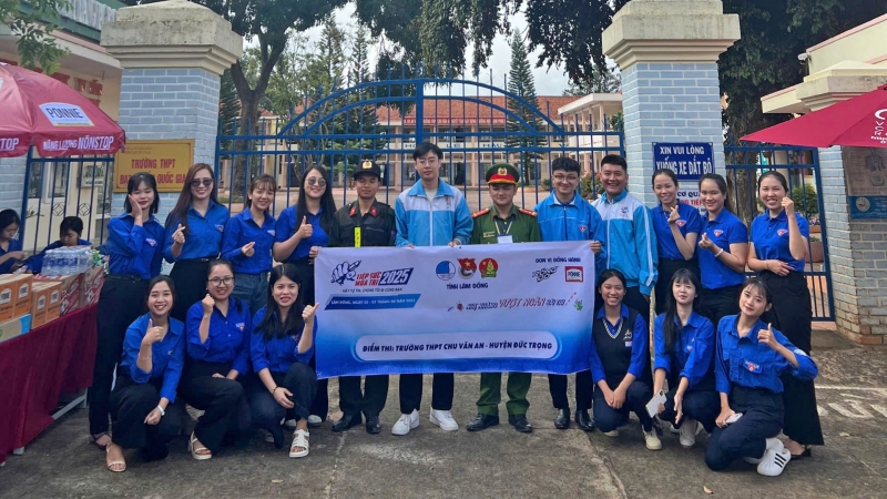 Đức Trọng: Hơn 300 tình nguyện viên ra quân tiếp sức mùa thi