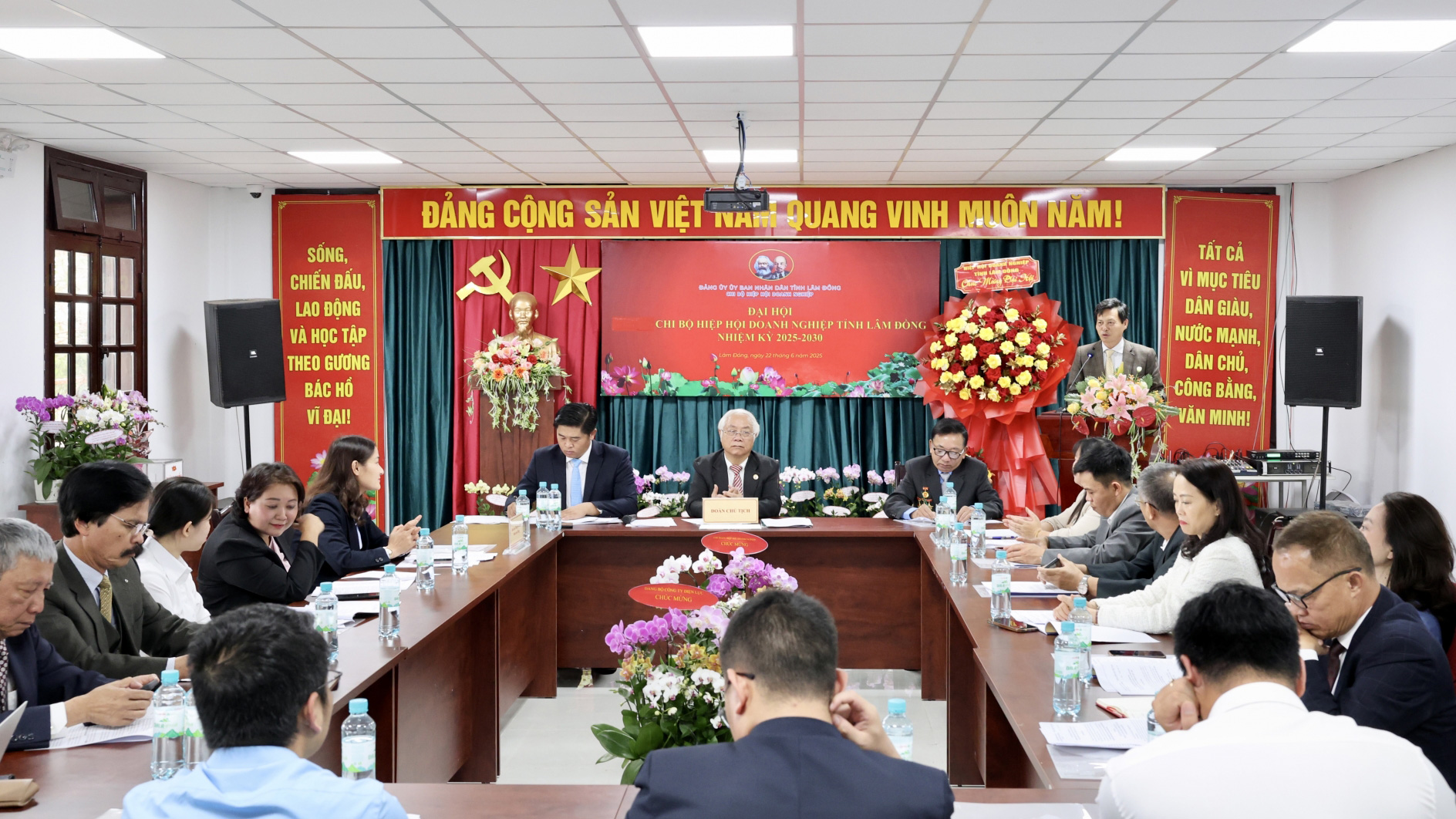Quang cảnh Đại hội Chi bộ Hiệp hội Doanh nghiệp tỉnh Lâm Đồng