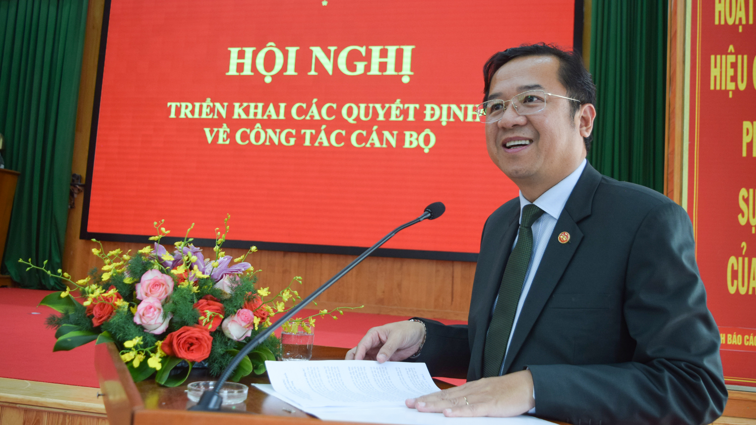 Đồng chí Tôn Thiện Đồng - Ủy viên Ban Thường vụ Tỉnh ủy, Trưởng ban Tuyên giáo và Dân vận Tỉnh ủy phát biểu giao nhiệm vụ