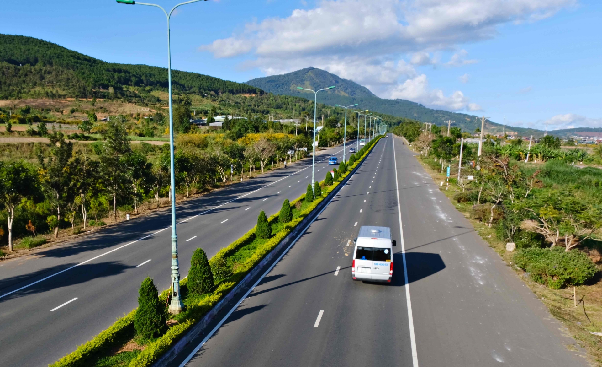 Đề xuất rà soát, xử lý khó khăn, vướng mắc cho các dự án giao thông do mâu thuẫn quy hoạch