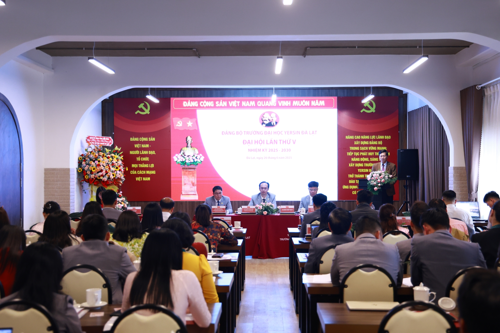Các đại biểu tham dự Đại hội