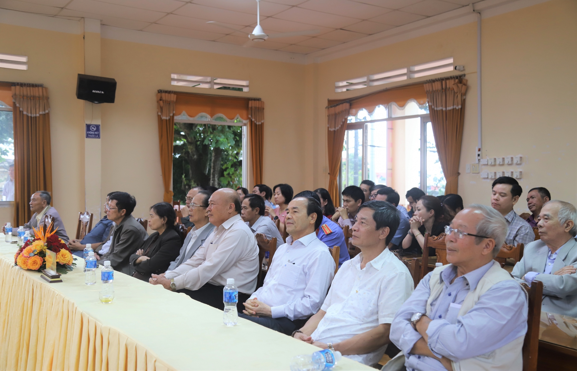 Các đại biểu dự buổi gặp mặt