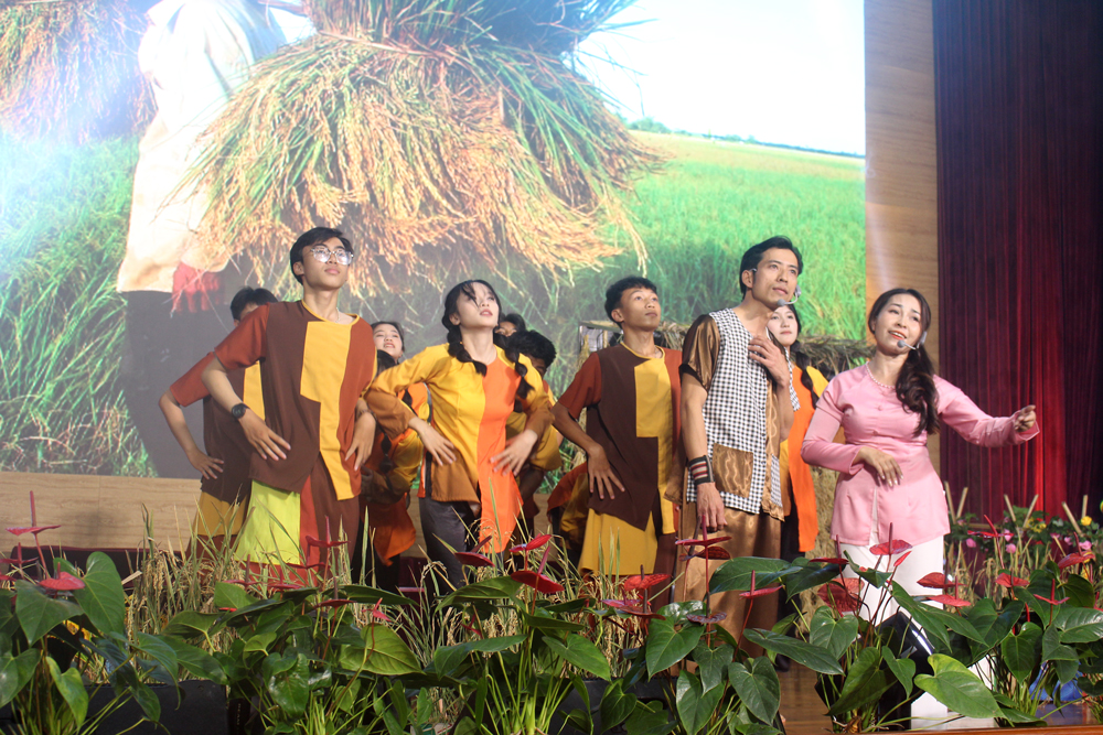 Hát dân ca Nam bộ - đơn vị Đơn Dương