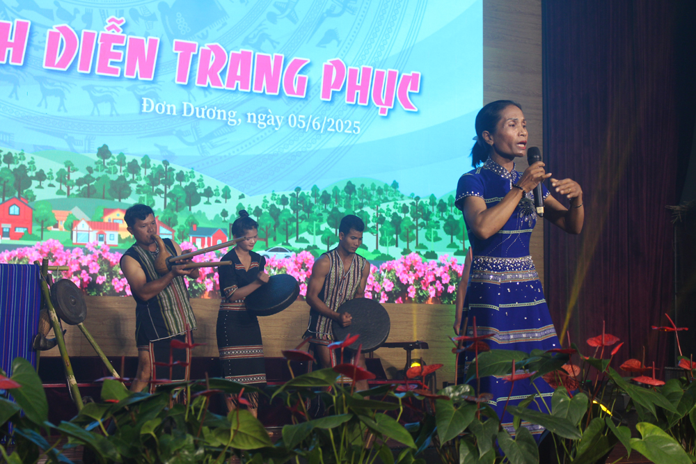 Tiết mục hát dân ca