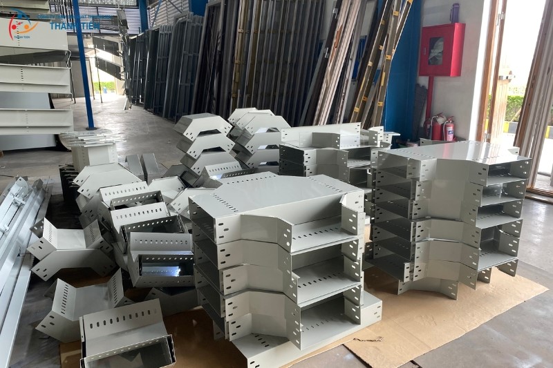 Phụ kiện thang cáp tại Thành Tiến
