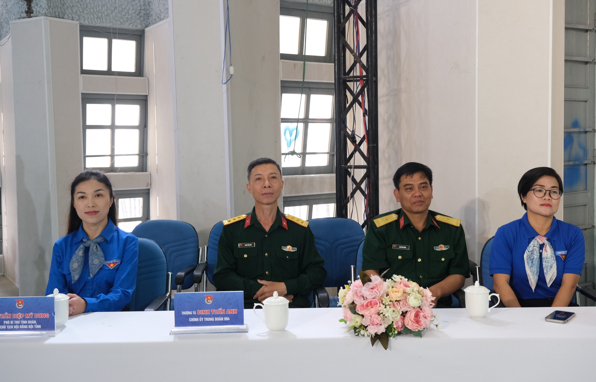 Đại diện lãnh đạo Bộ Chỉ huy Quân sự tỉnh và Tỉnh Đoàn Lâm Đồng tham dự lễ khai mạc