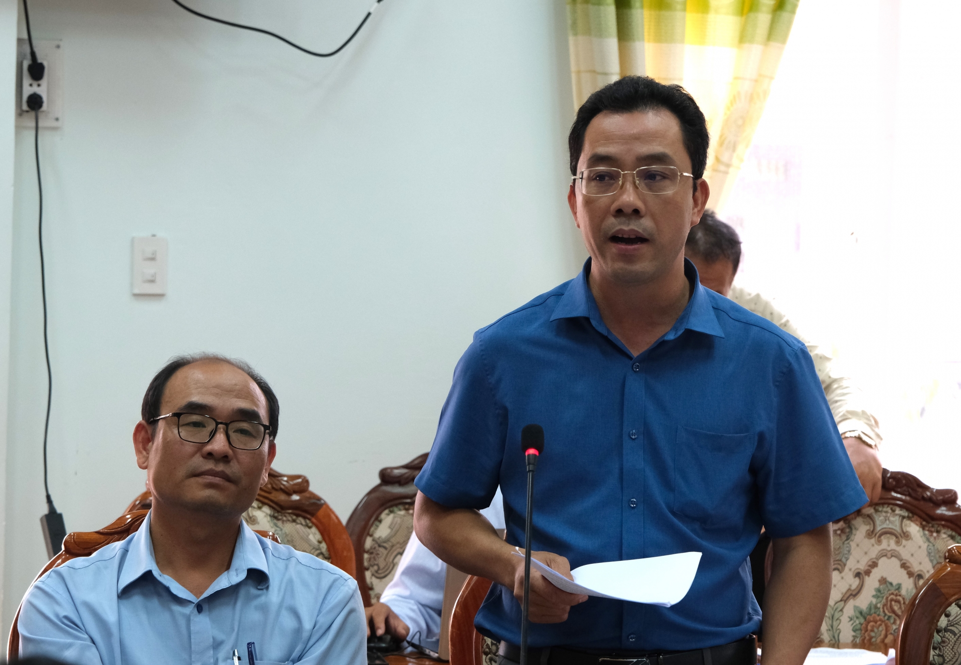 Đại diện các phòng, ban huyện Di Linh nêu lên những khó khăn, vướng mắc trong quá trình triển khai sắp xếp, chuẩn bị vận hành đơn vị hành chính cấp xã