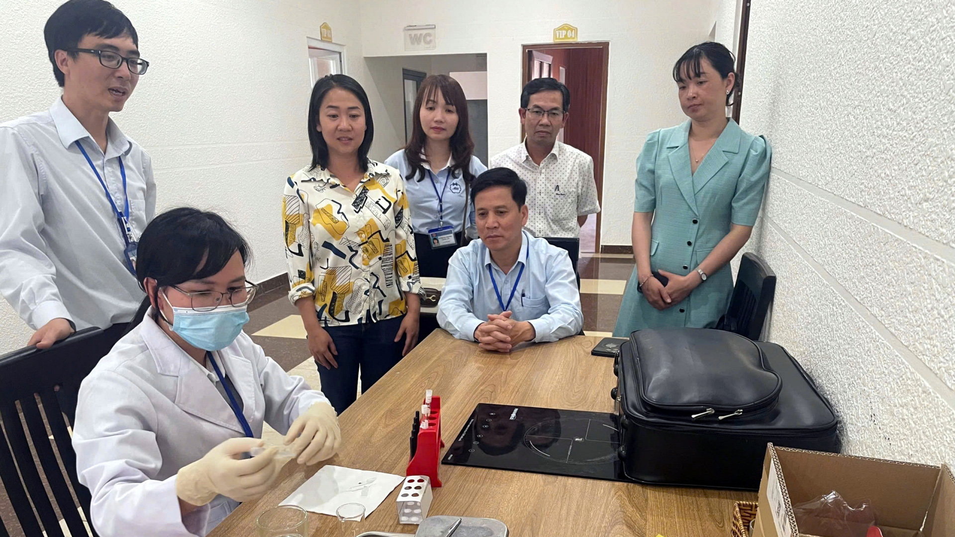 Test nhanh các mẫu thực phẩm bảo vệ sức khỏe