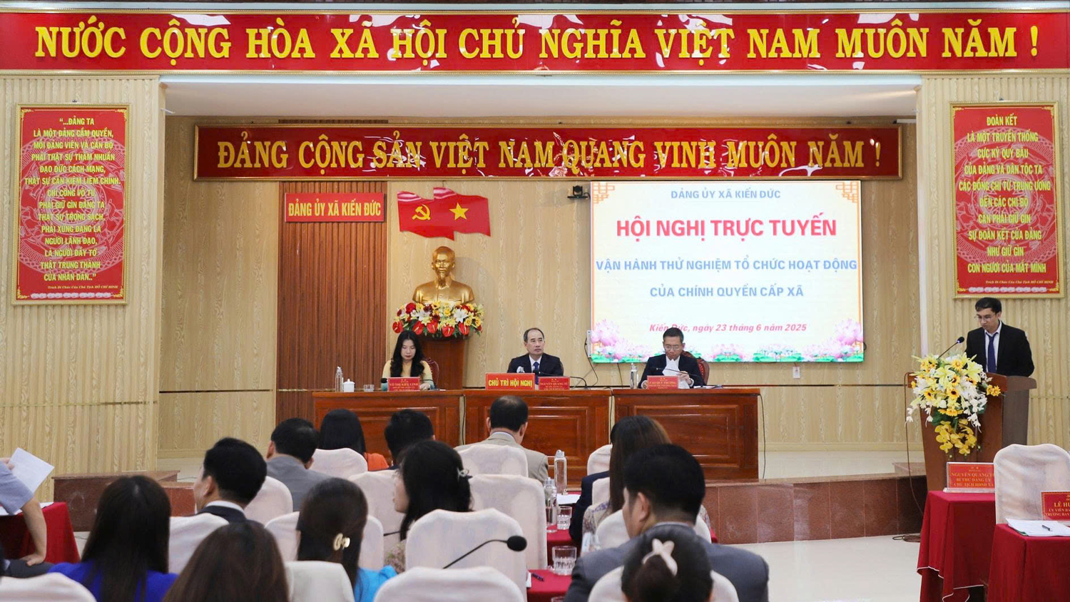 Xã Kiến Đức (tỉnh Đắk Nông) đã tổ chức Hội nghị trực tuyến vận hành thử nghiệm tổ chức hoạt động của chính quyền cấp xã mới