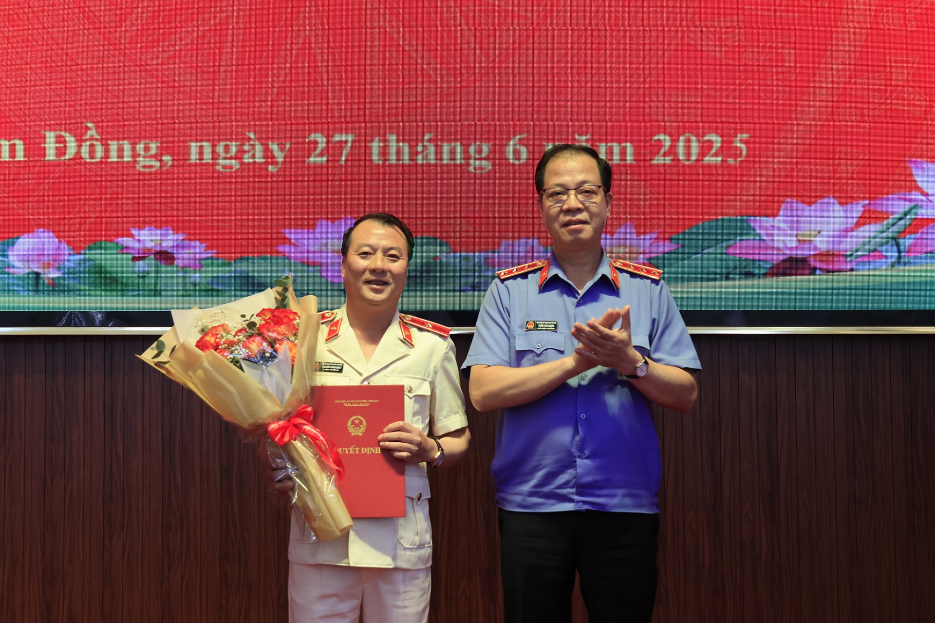 Lãnh đạo Viện KSND tối cao trao quyết định bổ nhiệm cho đồng chí Nguyễn Thành Minh