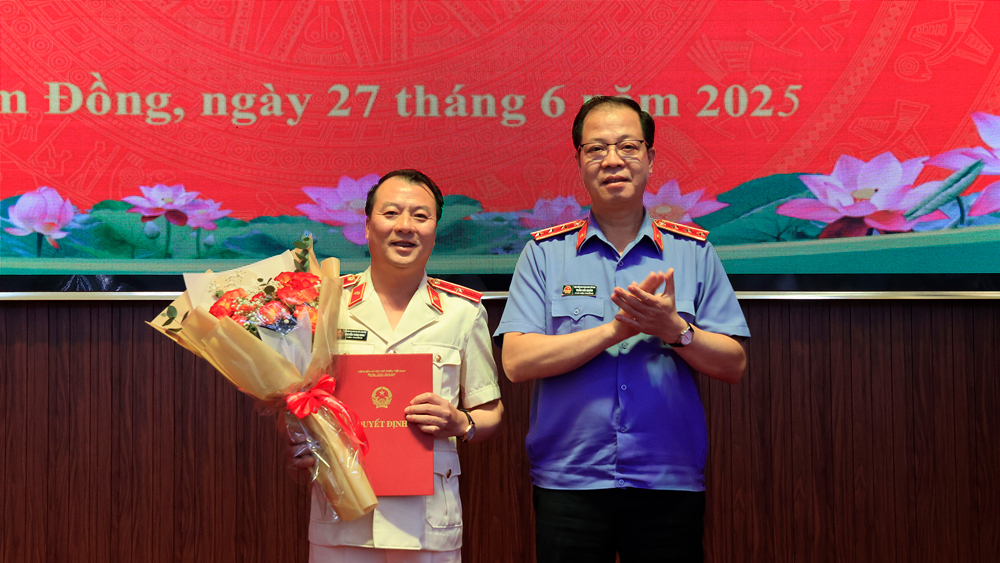 Viện Kiểm sát Nhân dân tối cao trao quyết định công tác cán bộ tại Viện Kiểm sát Nhân dân tỉnh Lâm Đồng