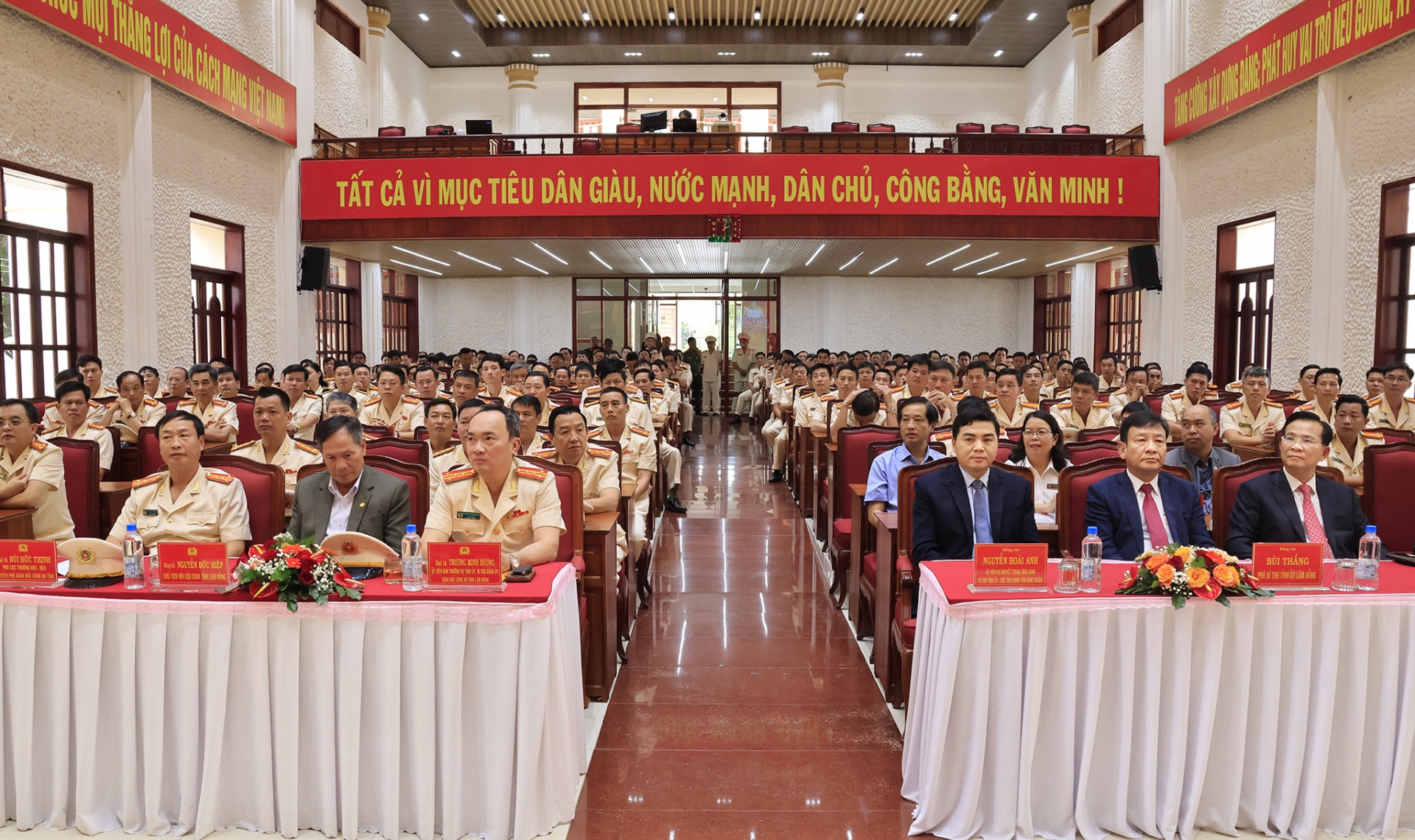 Đại biểu tham dự lễ