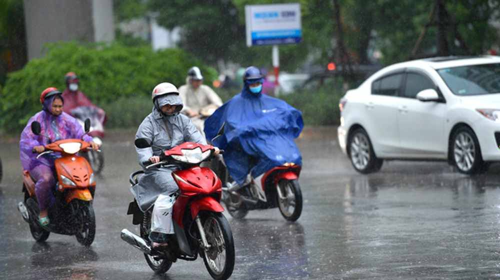 Thời tiết ngày 4/6: Miền Bắc và Trung Bộ có mưa rào và dông rải rác