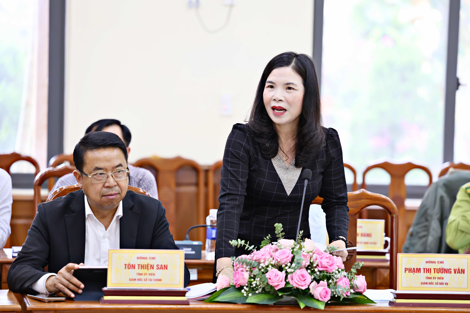 Giám đốc Sở Nội vụ Phạm Thị Tường Vân phát biểu

