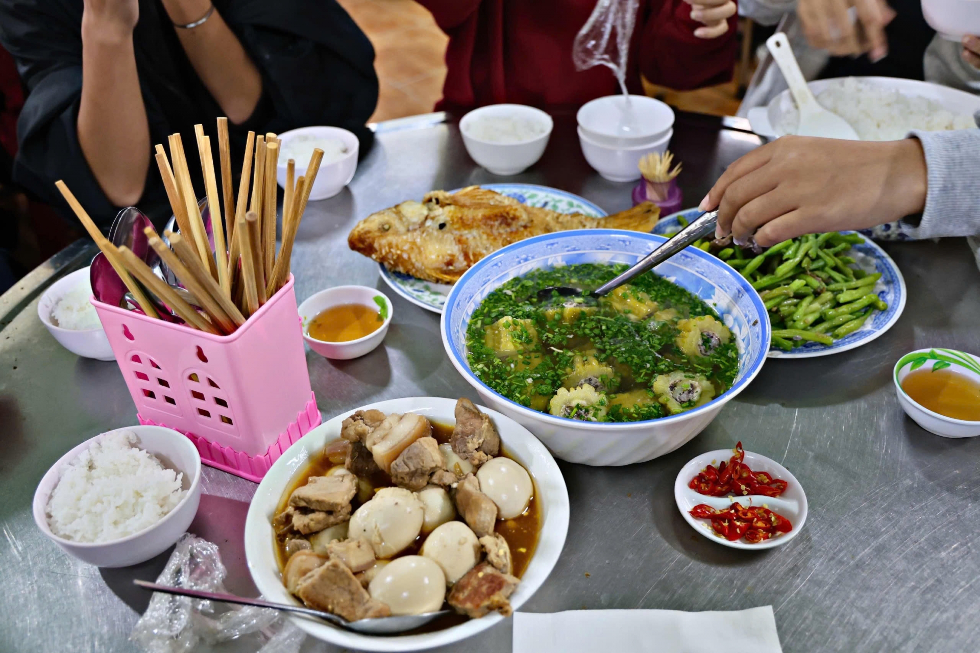 Những món ăn đủ đầy dinh dưỡng và đảm bảo an toàn vệ sinh thực phẩm.