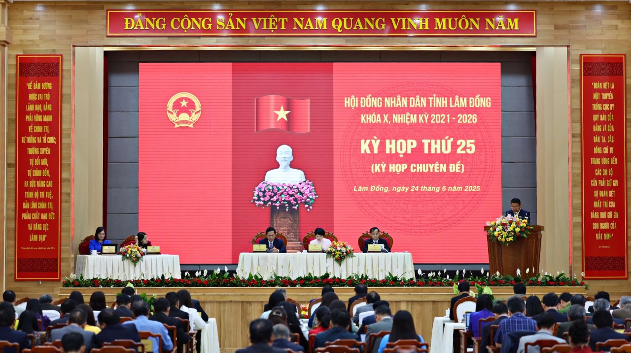 Quang cảnh Kỳ họp thứ 25 (Kỳ họp chuyên đề) của HĐND tỉnh Khoá X diễn ra sáng nay